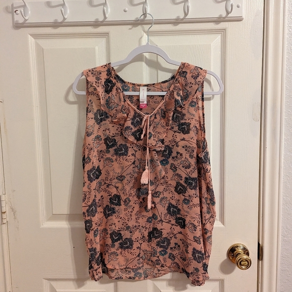 ✨3/$15✨ No Boundaries Women's Top - Picture 5 of 5